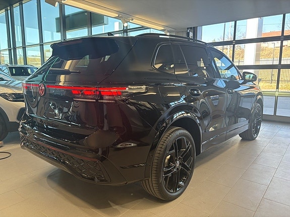 Volkswagen Tiguan 4 of 24