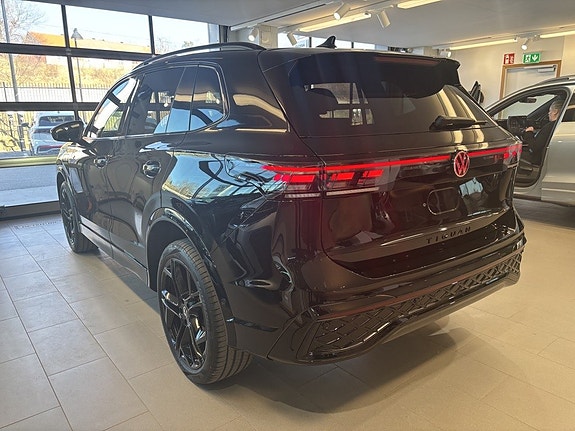 Volkswagen Tiguan 7 of 24