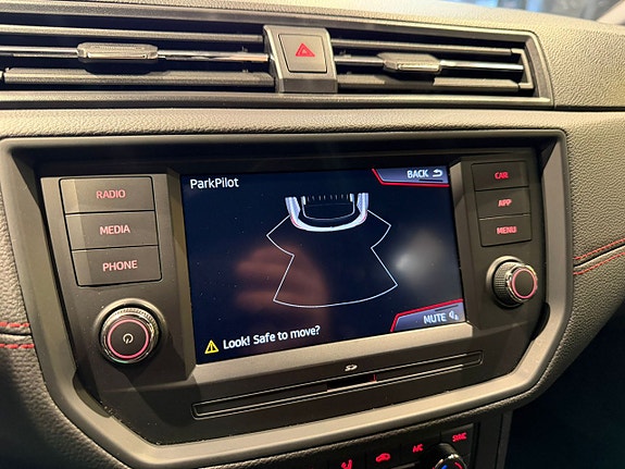 Seat Arona 14 of 26