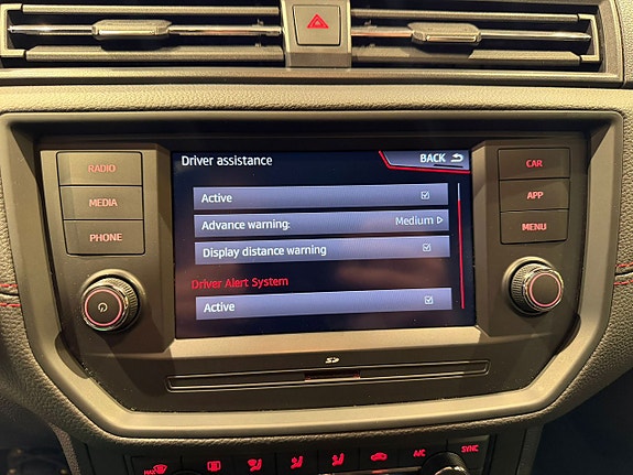 Seat Arona 13 of 26