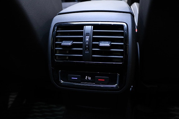 Volkswagen Passat 17 of 27