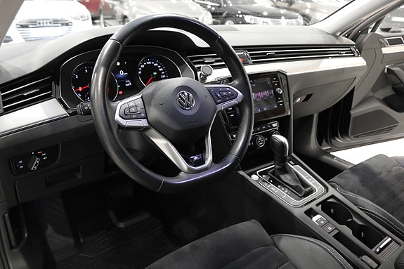Volkswagen Passat 9 of 27