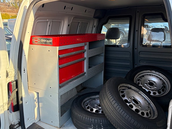 Volkswagen Caddy 4 of 5