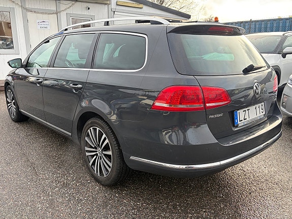 Volkswagen Passat 2 of 5