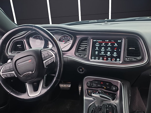 Dodge Challenger 7 of 15