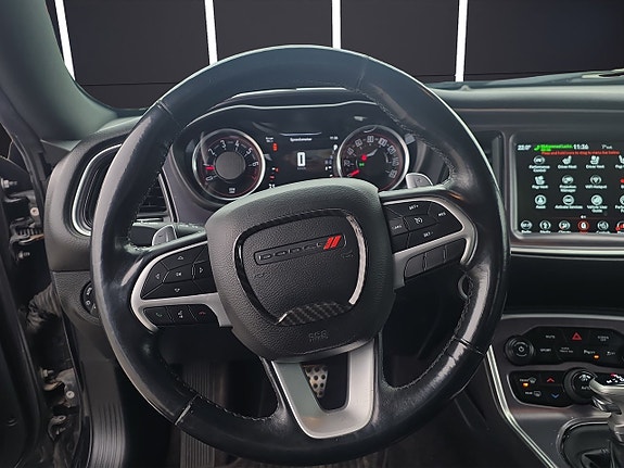 Dodge Challenger 13 of 15
