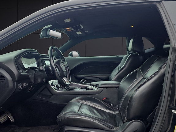 Dodge Challenger 12 of 15