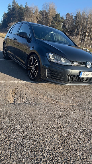 Volkswagen Golf VII 4 of 5