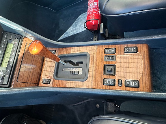 Mercedes-Benz 300 CE 11 of 17