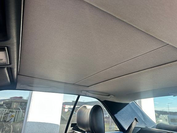 Mercedes-Benz 300 CE 13 of 17
