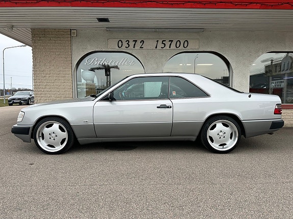 Mercedes-Benz 300 CE 2 of 5