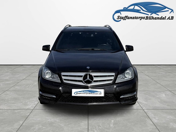 Mercedes-Benz C180 3 of 5