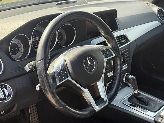 Mercedes-Benz C180 10 of 12