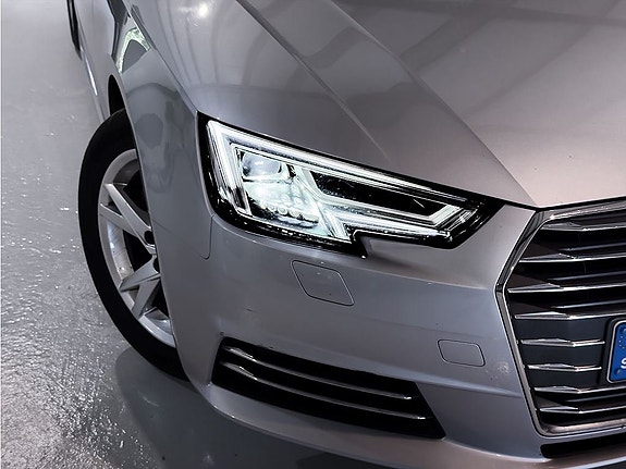 Audi A4 4 of 5