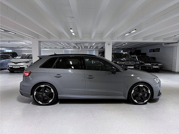 Audi RS3 4 of 5