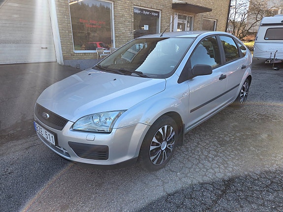 Ford Focus 2 of 11