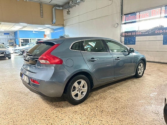 Volvo V40 5 of 5