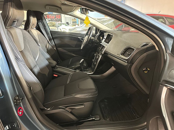 Volvo V40 10 of 12
