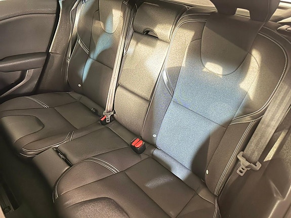 Volvo V40 7 of 12