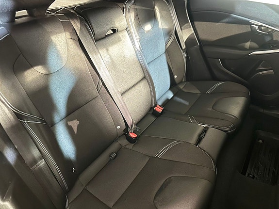 Volvo V40 9 of 12