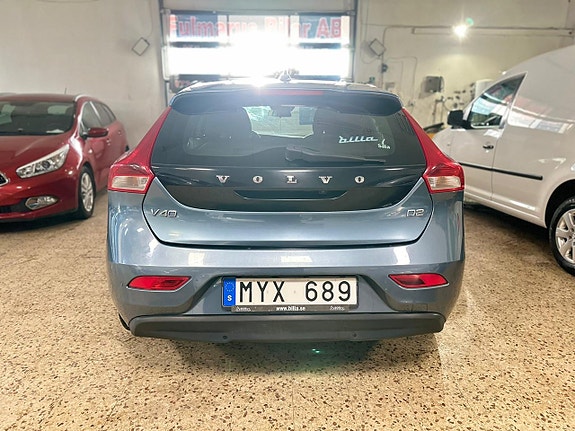 Volvo V40 12 of 12