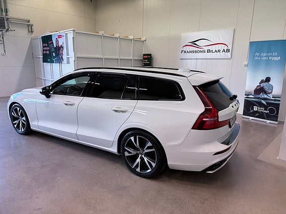 Volvo V60 4 of 5