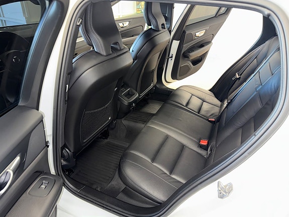 Volvo V60 17 of 20