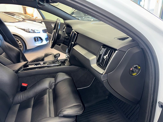 Volvo V60 18 of 20