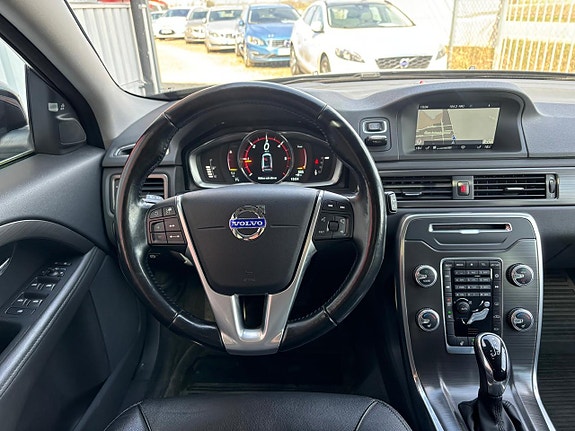 Volvo XC70 10 of 29
