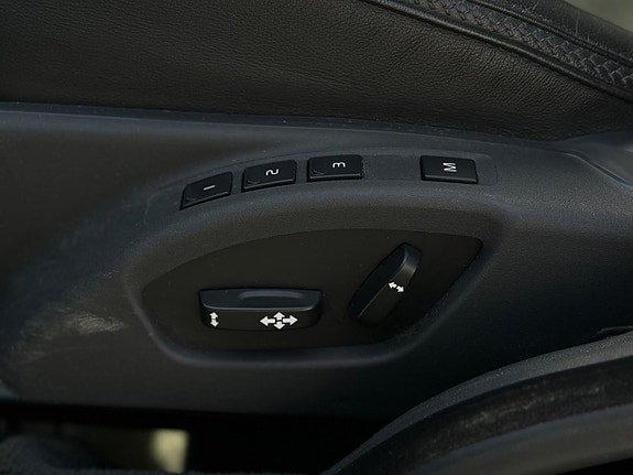 Volvo XC70 26 of 29