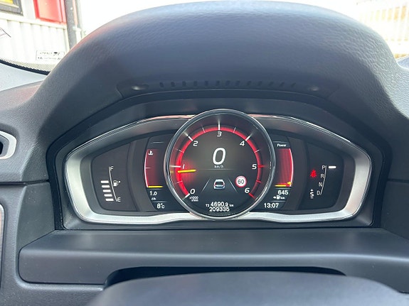 Volvo XC70 13 of 29