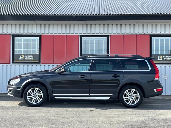 Volvo XC70 3 of 29