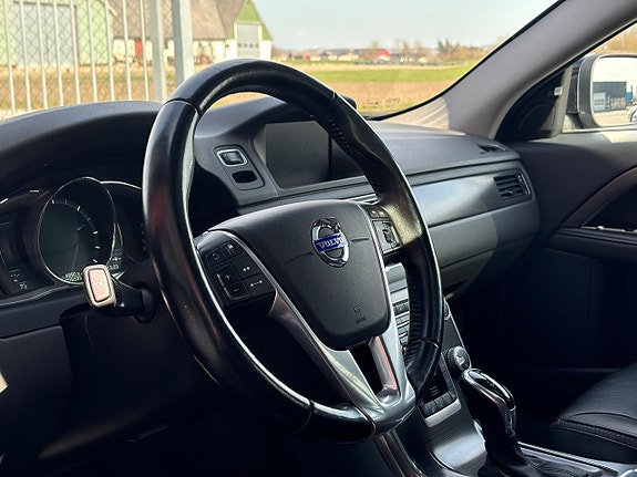 Volvo XC70 8 of 29