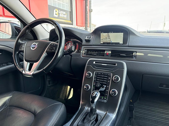 Volvo XC70 11 of 29