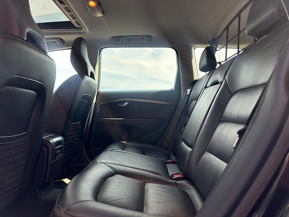 Volvo XC70 22 of 29