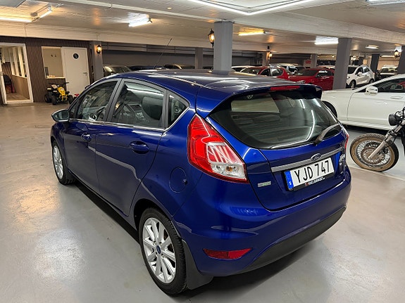 Ford Fiesta 4 of 5