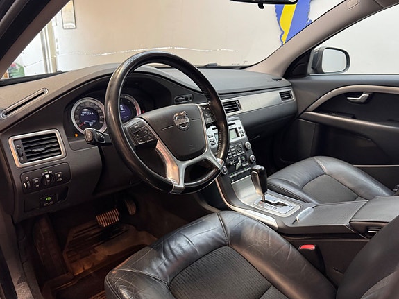 Volvo V70 9 of 23