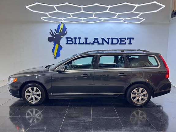 Volvo V70 3 of 23