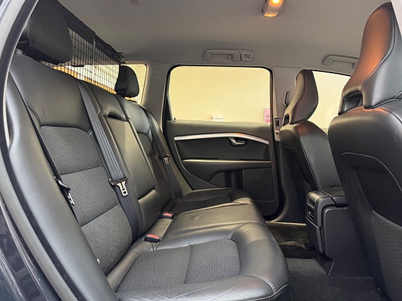 Volvo V70 15 of 23