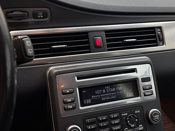 Volvo V70 19 of 23