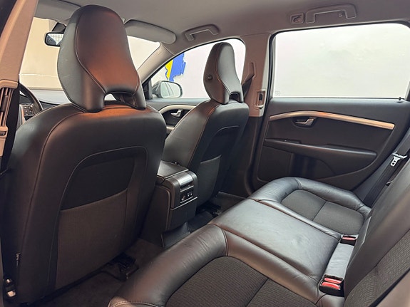Volvo V70 12 of 23