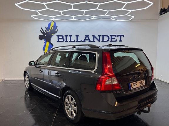 Volvo V70 4 of 23