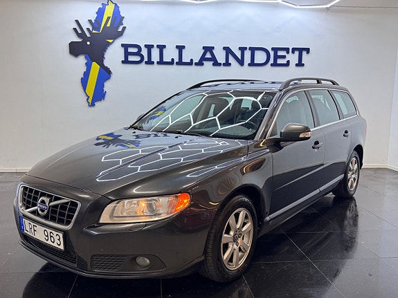 Volvo V70 2 of 23