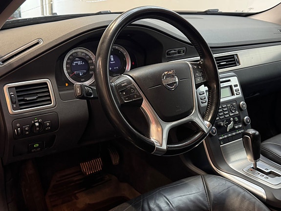 Volvo V70 18 of 23