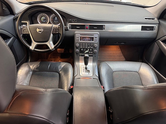 Volvo V70 16 of 23