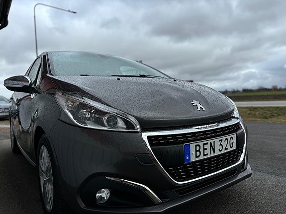 Peugeot 208 23 of 24