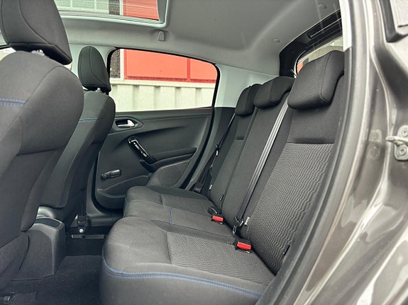 Peugeot 208 17 of 24