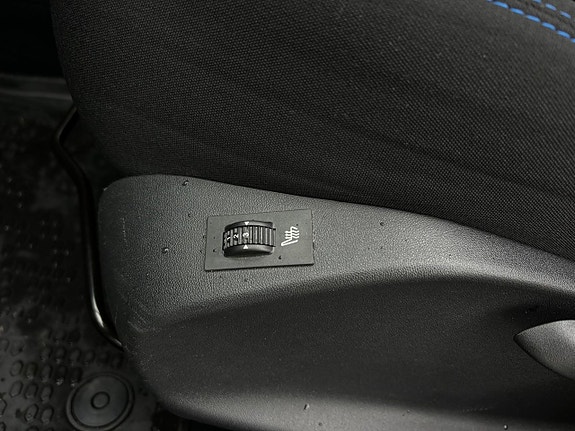 Peugeot 208 20 of 24