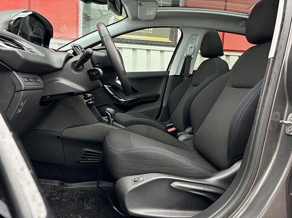 Peugeot 208 15 of 24