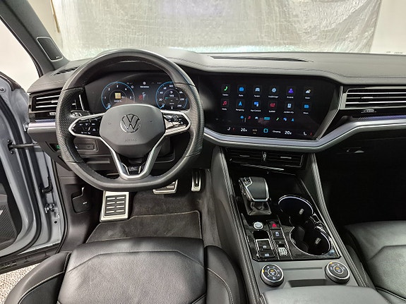 Volkswagen Touareg 6 of 13